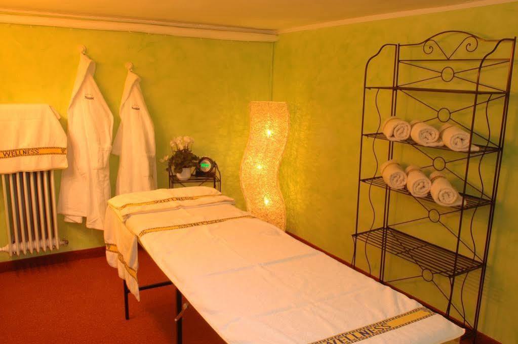 Roggal Hotel 4*